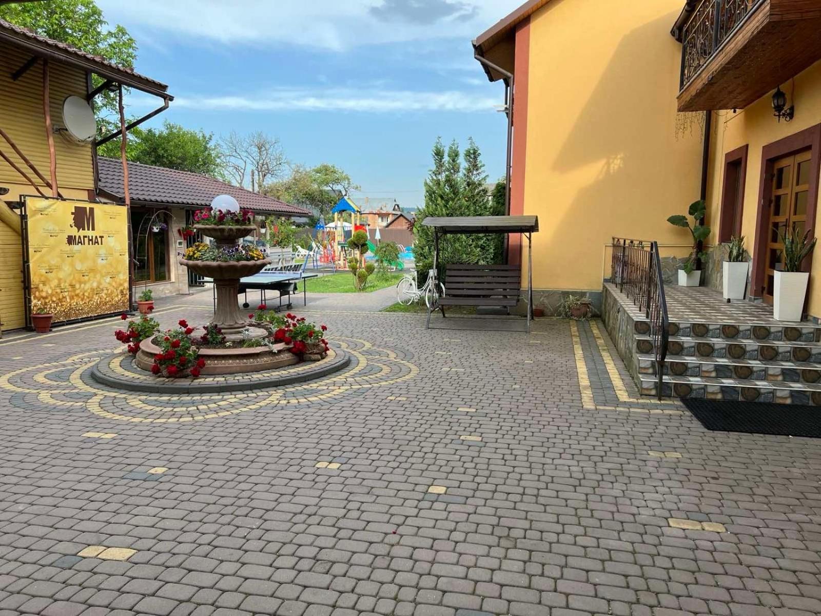 Sadyba Magnat Hotel Делятин Экстерьер фото